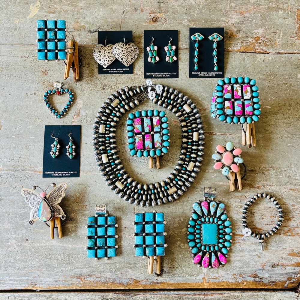 ♥️ Navajo ♥️ Lorenzo & Jerilyn Chee Sterling Silver - Kingman Turquoise Pendant - Picture 9 of 9